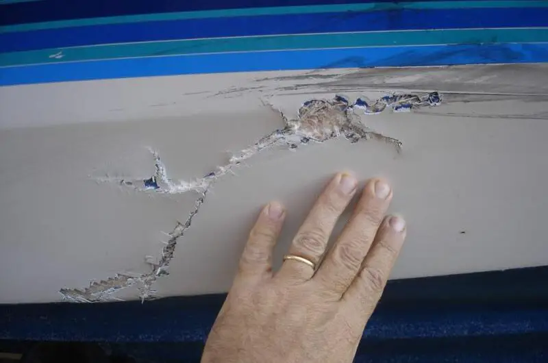 Comment réparer la coque de votre bateau en polyester ?