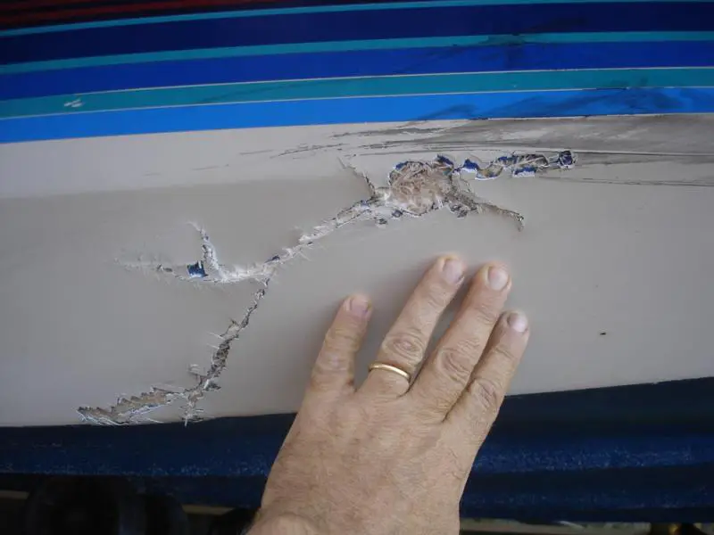 Comment réparer la coque de votre bateau en polyester ?
