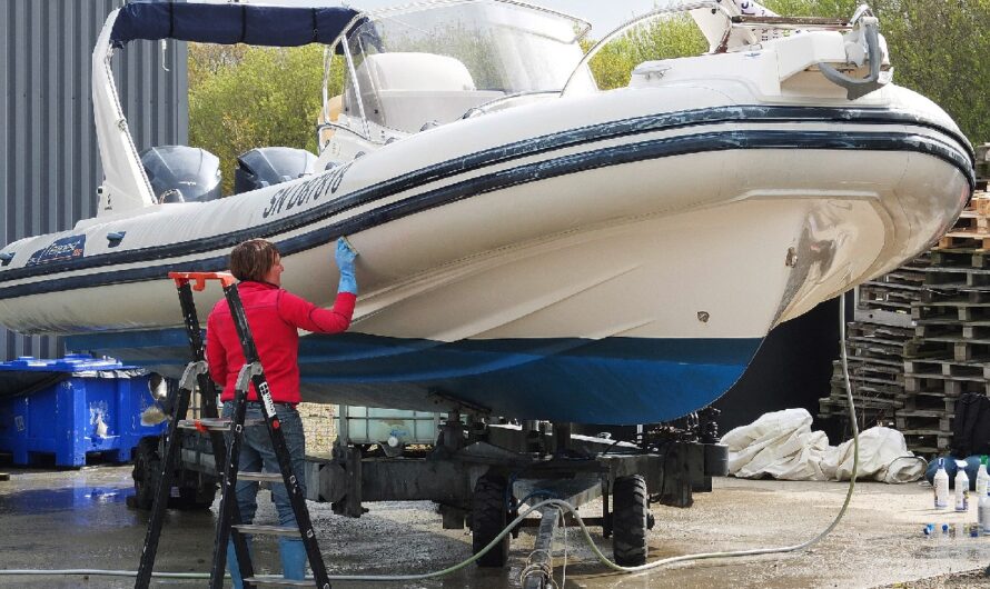 Comment nettoyer votre bateau pneumatique ?